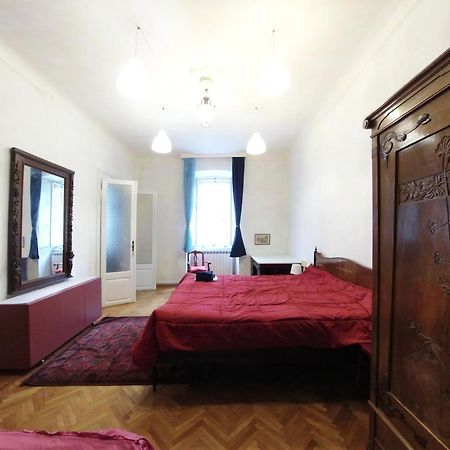 Casa Antica - Historical Apartment In Old City Center Trieste Room photo