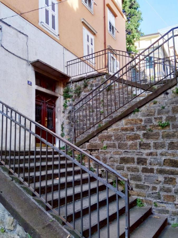 Casa Antica - Historical Apartment In Old City Center Trieste Exterior photo