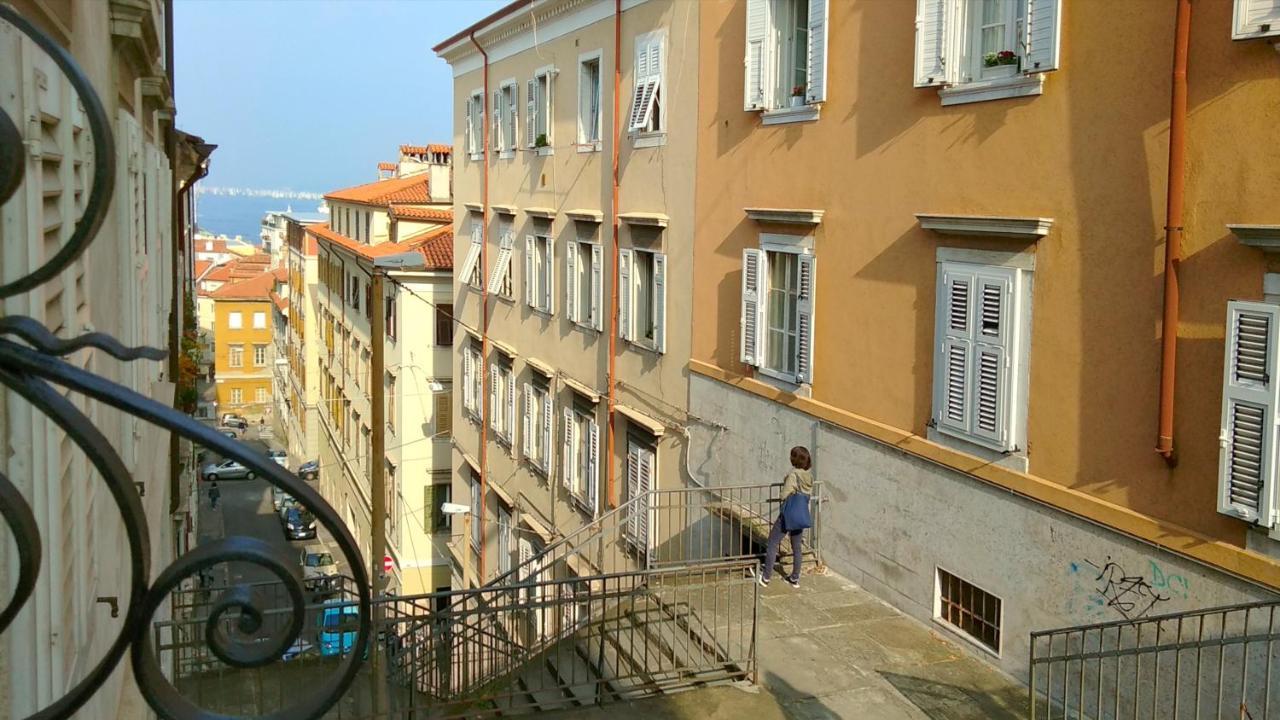 Casa Antica - Historical Apartment In Old City Center Trieste Exterior photo