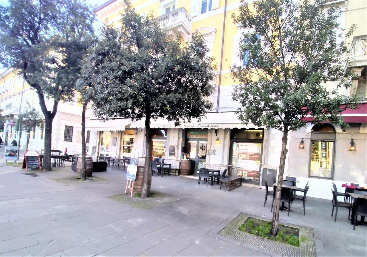 Casa Antica - Historical Apartment In Old City Center Trieste Exterior photo